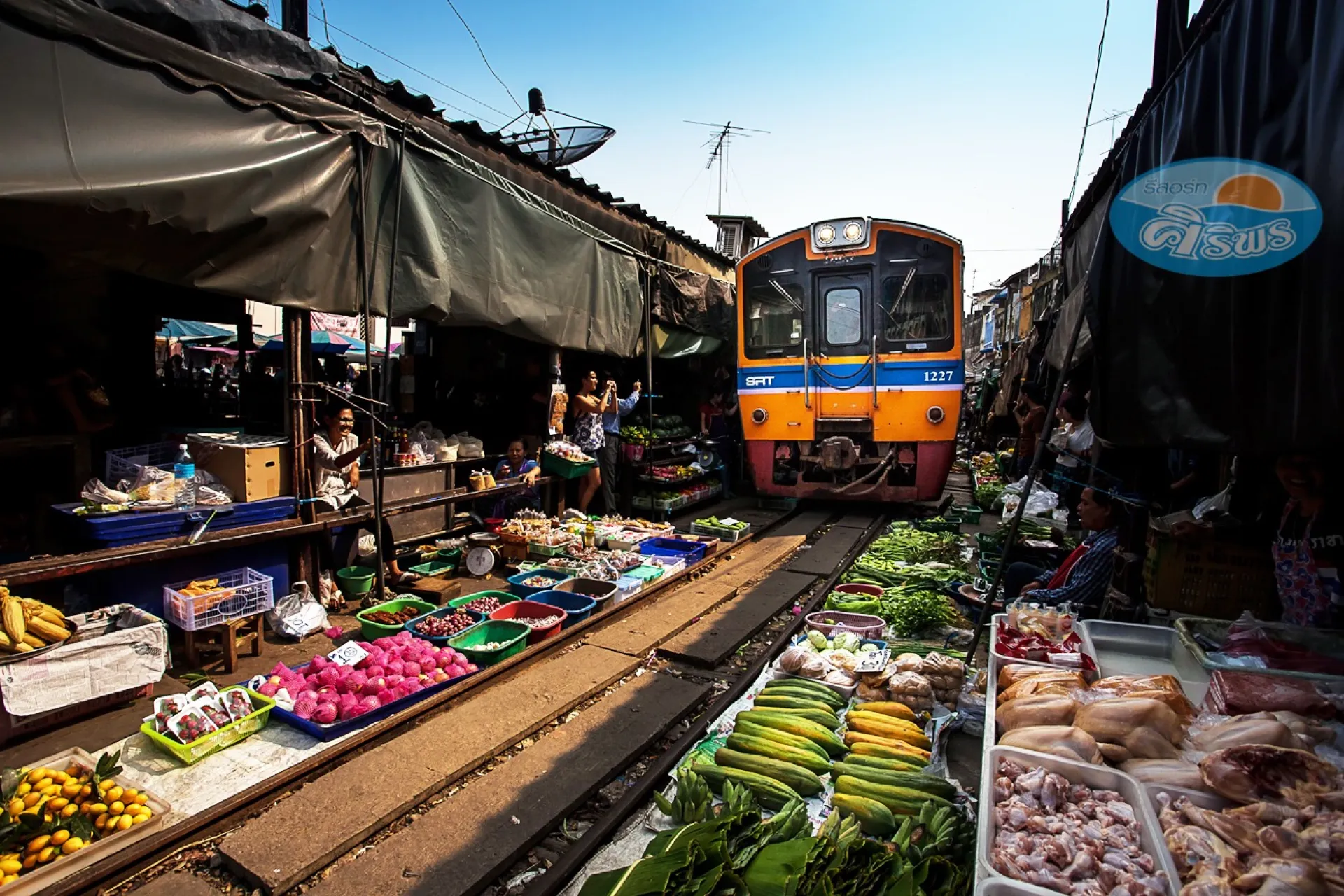 ตลาดร่มหุบ (ตลาดแม่กลอง)