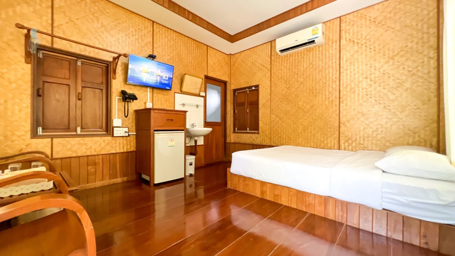 บ้านพักทั้งหลัง 2 ท่าน บ้านศิริพร อัมพวา