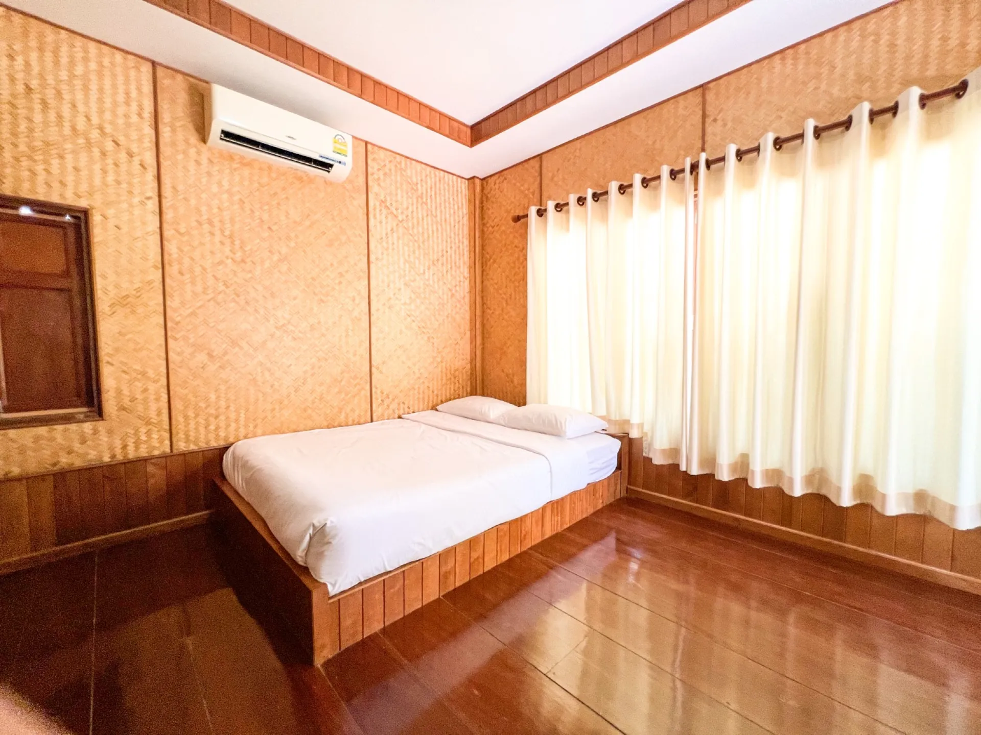 บ้านพักทั้งหลัง 2 ท่าน บ้านศิริพร อัมพวา
