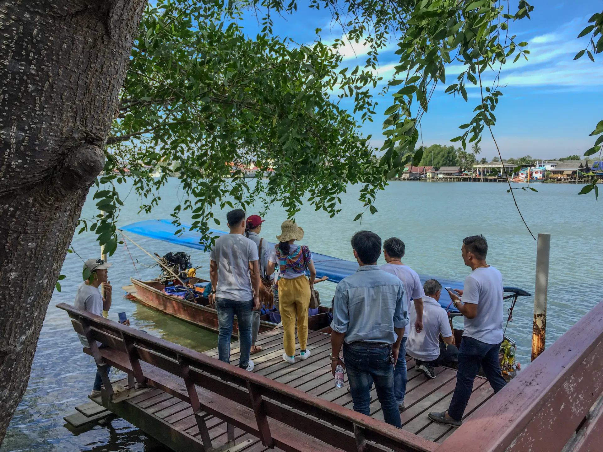 ล่องเรือเที่ยวแม่น้ำแม่กลอง